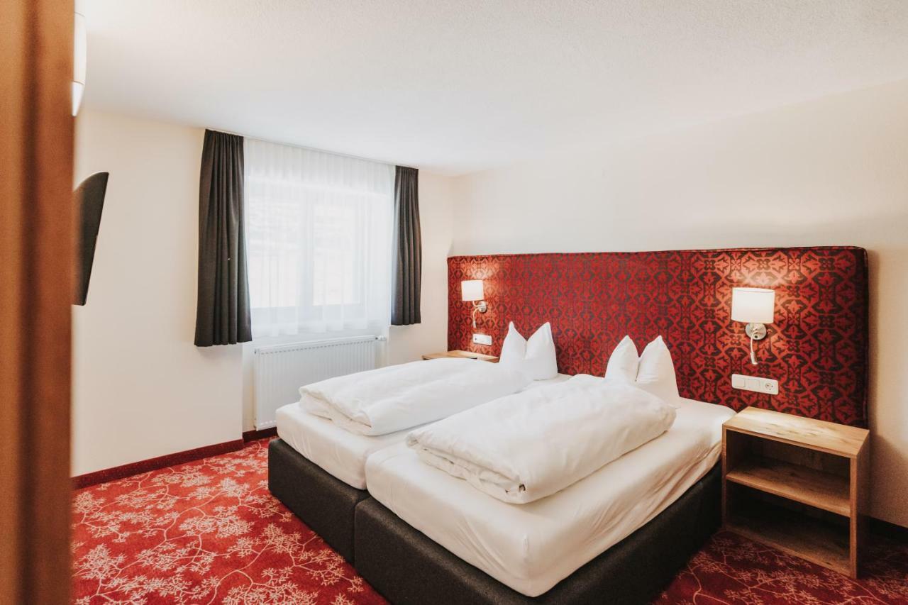 Hotel Adler ワース エクステリア 写真