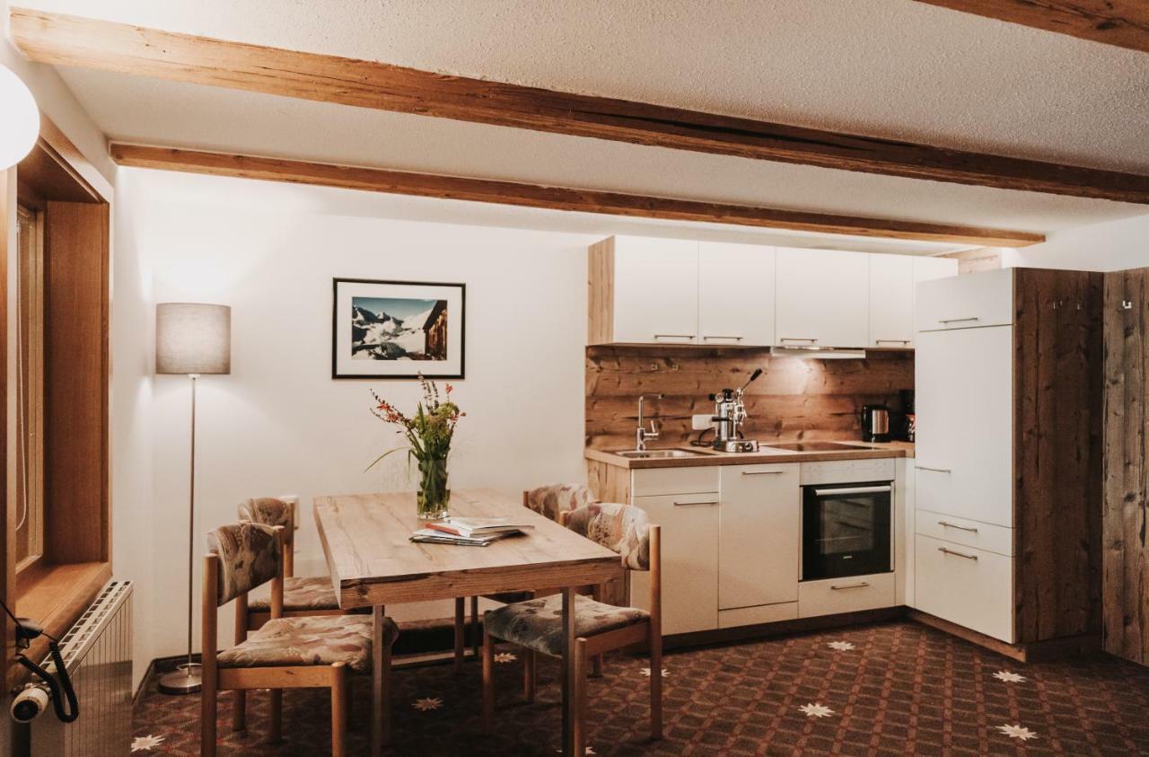 Hotel Adler ワース エクステリア 写真