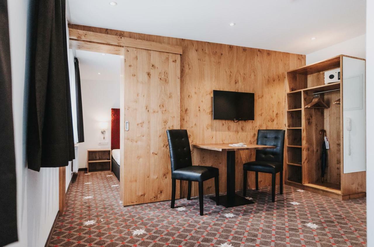 Hotel Adler ワース エクステリア 写真