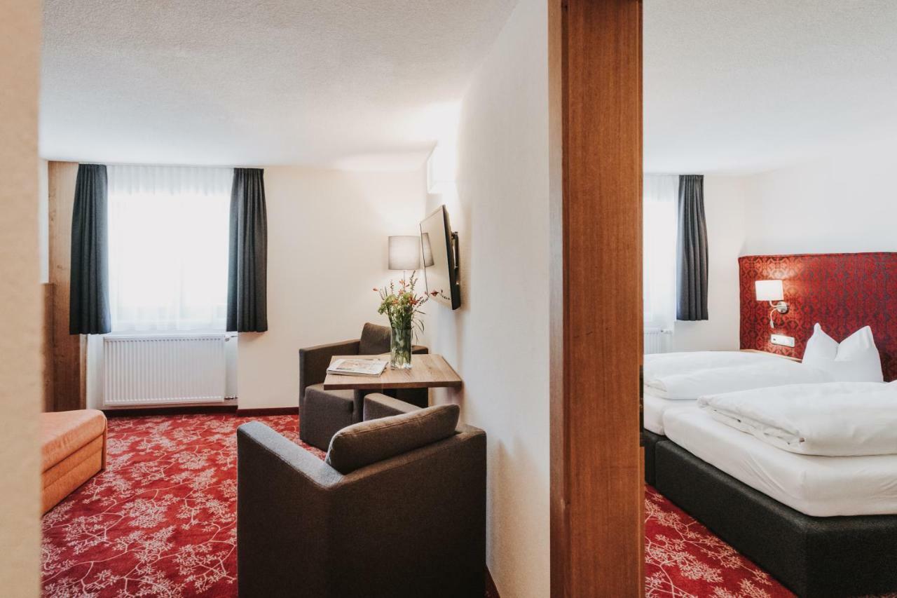 Hotel Adler ワース エクステリア 写真